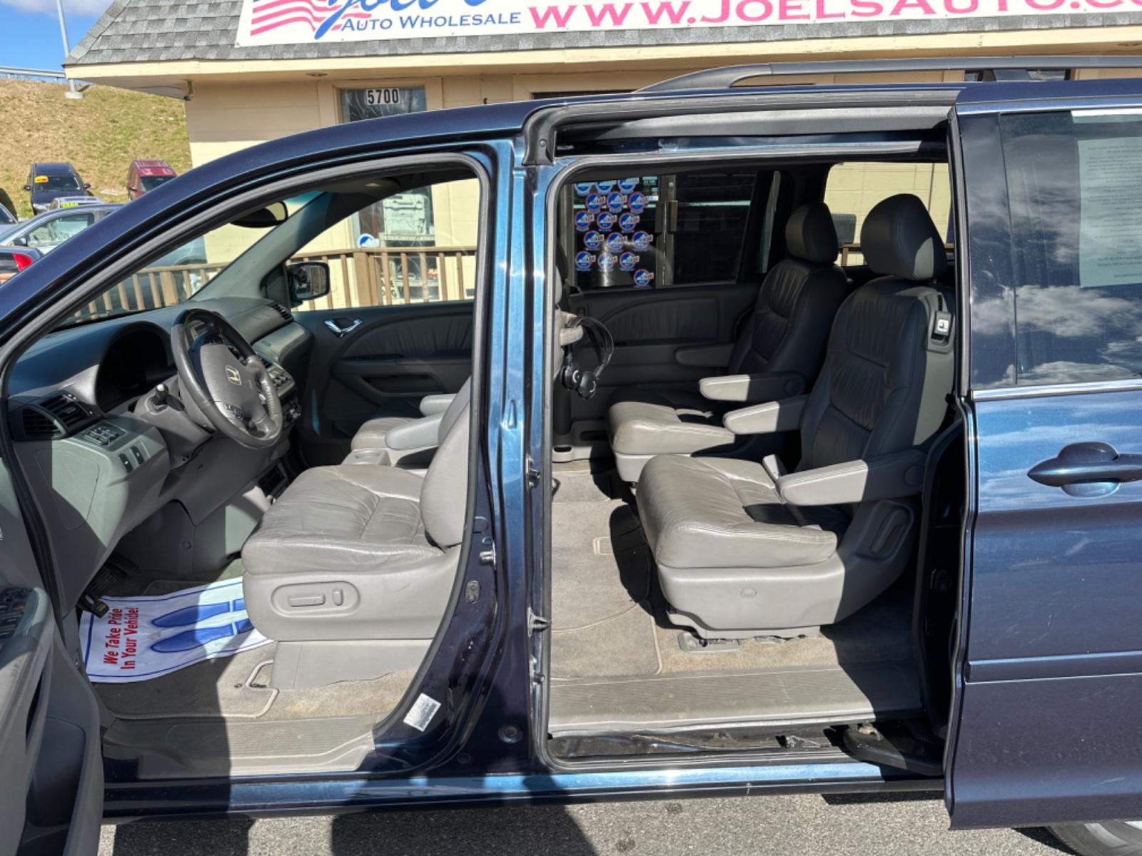 2009 Blue Honda Odyssey (5FNRL38799B) , Automatic transmission, located at 5700 Curlew Drive, Norfolk, VA, 23502, (757) 455-6330, 36.841885, -76.209412 - Photo #9